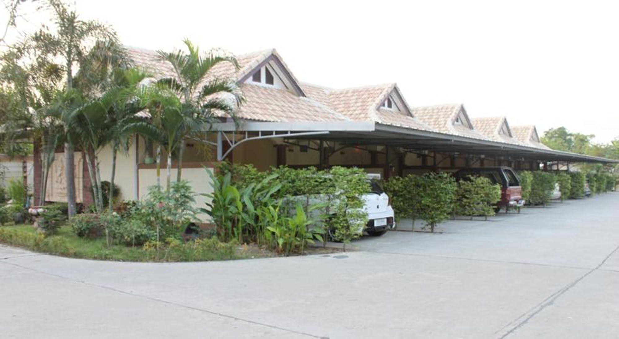 Saraburi Garden Resort Exterior photo